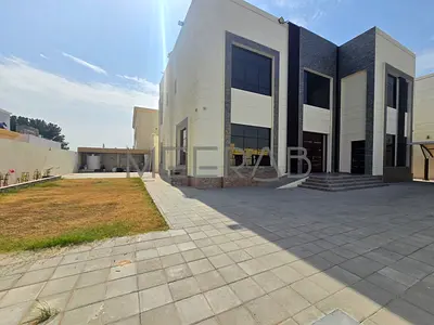 MODERN FINISHING | SERVANT BLOCK | GREAT LOCATION