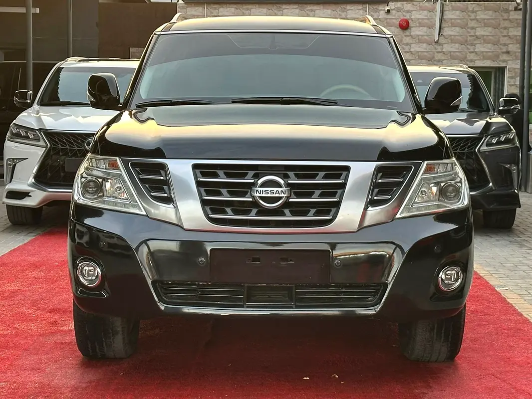 Nissan Patrol 2018 — photo 1 of 17