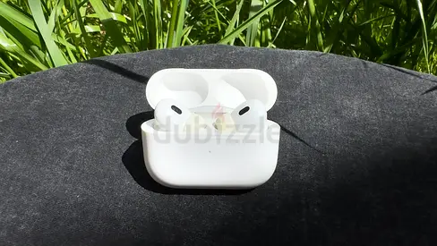 Apple AirPods Pro (2nd gen) with Charging Case - Good Condition
