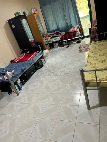 Executive Bed space available for male Al Mankhool Sharaf DG metro