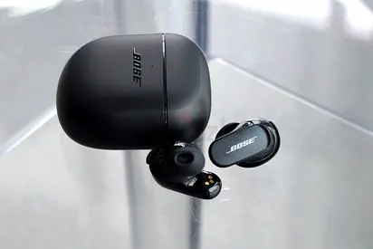 Bose QuietComfort True Wireless Earbuds with Charging Case - Black