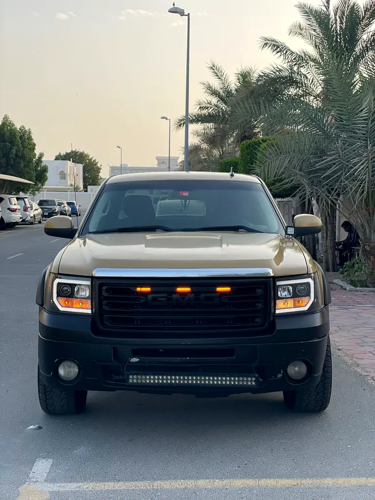 GMC Sierra 2013 — photo 1 of 9