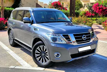 GCC•platinum V8 big engine•nissan patrol•mint condition •full service history•full radar•two keys