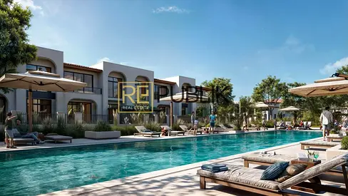 Single Row 3BR Townhouse | Opposite Retail Avenue