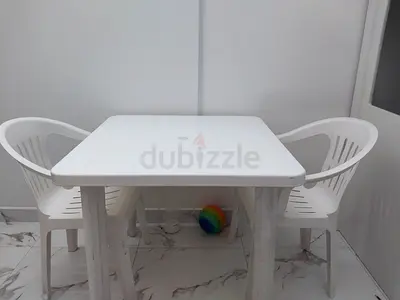 Compact dining for 2