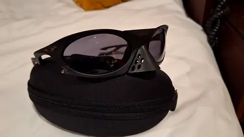 Oakley-plantatis Sport Sunglasses with Hard Case — Black