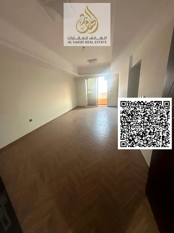 شقة غرفتين وصالة للإيجار في المويهات بعجمان، قريبة من أكاديمية عجمان ومجمع المدارس وشارع الشيخ محمد بن زايد، ثاني ساكن بمساحات واسعة جدًا، السعر 45,00