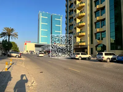 شقة واسعة مكونة من غرفتي نوم وحمامين في برج عائلي | منطقة لعب للأطفال | مطبخ مغلق | خزانة ملابس مدمجة.