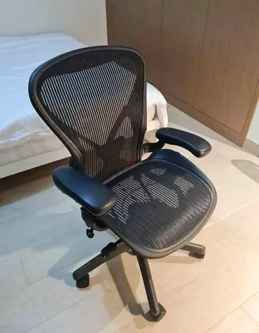 Herman Miller Best Chair Aeron Classic Office Chair fully loaded
