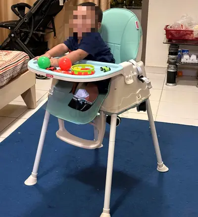 Portable Baby High Chair with Detachable Tray — Good Condition
