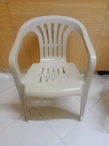 White cosmoplastic Plastic Outdoor/Patio 2 Chair - Good Condition