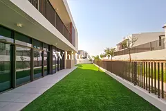 Close To Park | Green Backing | Private
