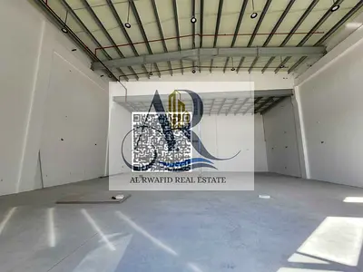 مستودع مميز للإيجار في منطقة الجرف الصناعية 2، عجمان. هذه المنطقة مخصصة لجميع القطاعات الصناعية والتجارية، وتتميز بسهولة الوصول إلى الطرق الرئيسية وال