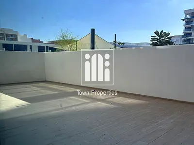 تـراس أرضـي كـبـيـر | شـقـة غـرفـتـيـن نـوم | مـفـروشــة بـالـكـامـل |