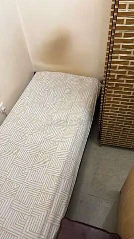 Single Bed space available