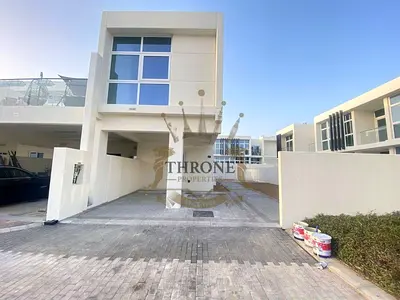 TOWNHOUSE WITH KERALA STYLED GARDEN