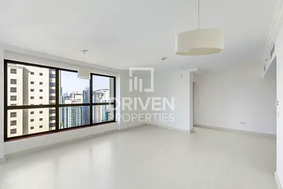 Elegant Unit | Ready to Move in | Exclusive