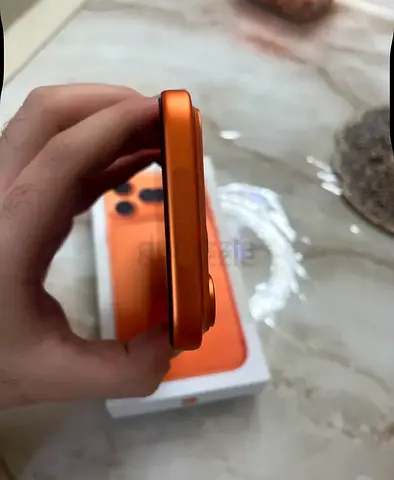 iPhone 17pro max 0range color