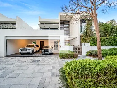 Fully Luxury Upgraded 5 bedroom villa