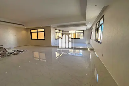 حديقه \ حوش | فيلا 6غرف ماستر + خادمه + سائق | تشطيبات عصريه |