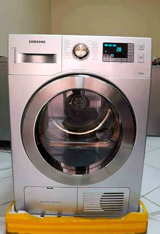 SAMSUNG 8KG 💯 Dryer Clothes - Silver, color Good Condition