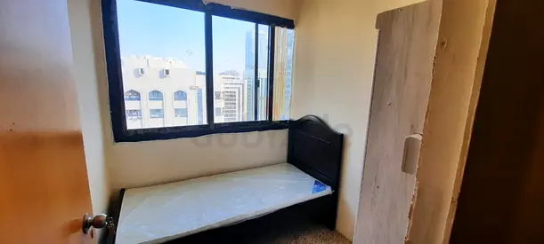 Fully furnished room availible at Hamdan Street