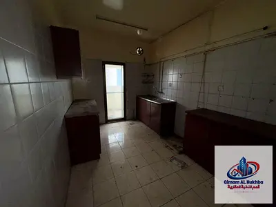 غرفتين وصاله  بمساحات ممتازه _ تكييف مركزى _ غاز مركزى _ متوفر باركينج _ بجوار المسجد _ سهل الوصول الى مخرج دبي