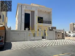 Villa for sale directly from the owner, custom-finished, on a main street close to all amenities. Fr