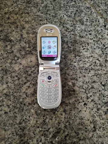 LG C2200 vintage phone
