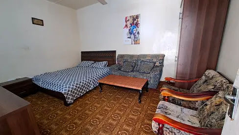 Fully Furnished Room Available For  Working Couples, 2 females ,Single Person or Exective 2 Bachlors