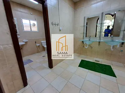 فيلا واسعة مكونة من 3 غرف نوم وصالة (3BHK) - عدد 2 مجلس - 3 حمامات - 6 مواقف سيارات - فقط 90,000 درهم إماراتي