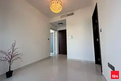 Vacant Jun 1 | Near Pool Unfurnished | Single Row