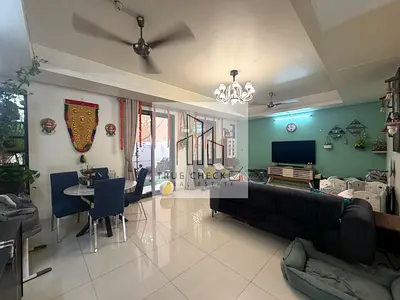 SPACIOUS 5 BEDROOMS | UNFURNISHED | VACANT ON TRANSFER
