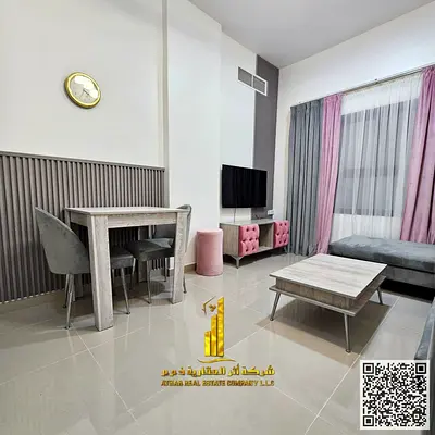 فرصة سكن مثالية - شقة جديدة غرفة وصالة مفروشة بالكامل فرش VIP للإيجار الشهري في كورنيش عجمان 🏢