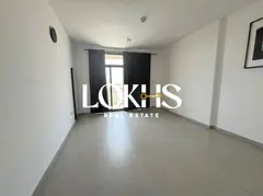 High Floor I Multiple Cheques I Community View