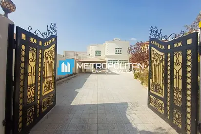 Huge 6BR |Outside Majlis | Vacant | Private Pool