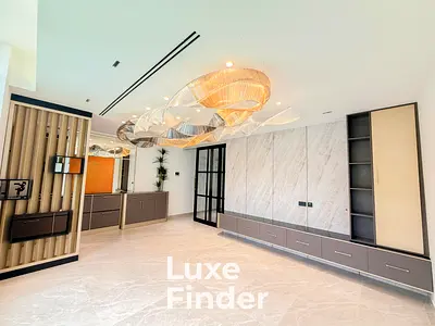 Large Plot | Corner Unit | Private Elevator