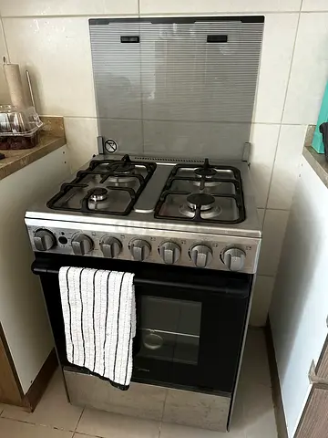 🔥 Moving Sale | Midea Gas Cooker and Oven | 4 Burners | Great Condition 🔥