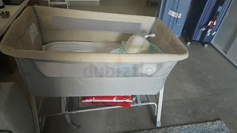 Lightweight Portable Baby Bassinet / Cradle - Good Condition