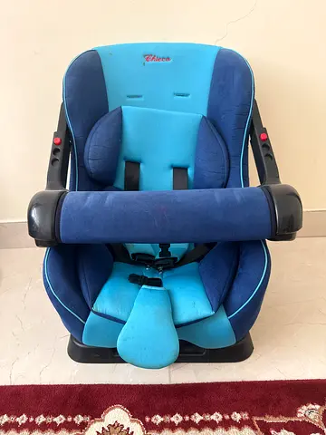 Used infant car seat / baby car seat in blue - good condition