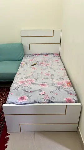 Single bed frame with headboard - white with gold trim with mattres