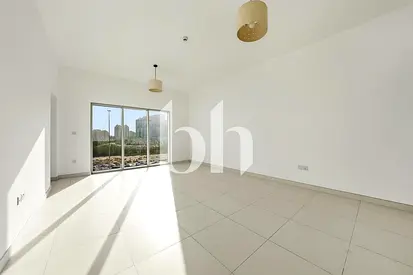 Low Floor | Vacant on 15 May | White Goods