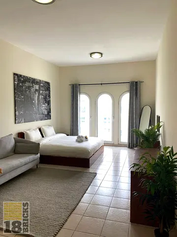 Beautiful Studio in Discovery Gardens near Metro