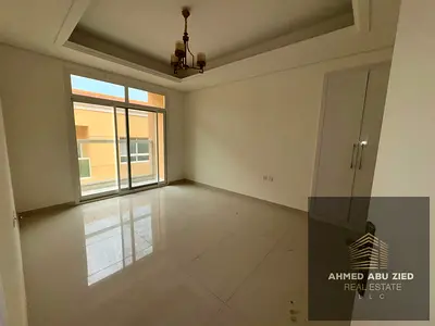 شقة غرفتين وصالة بمساحة واسعة، تضم حمامين، تكييف مركزي، وخزائن حائط، مع تشطيبات سوبر ديلوكس.موقع متميز جدا منطقة المويهات 3، موقع مميز قريب من مدرسة ا