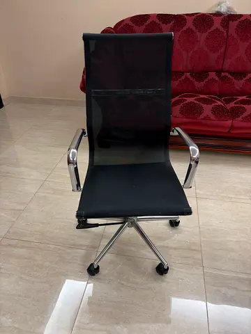 Modern Mesh Executive Office Chair – Chrome Frame