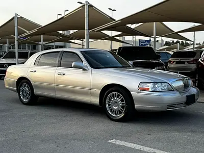 صورة مصغرة 2 لـ 2008 Lincoln TOWN CAR