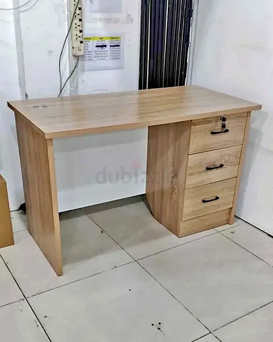 New good quality office table good quality