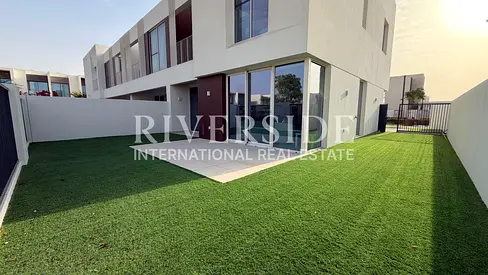 Elegant 4-Bedroom Villa | Prime Location in The Valley