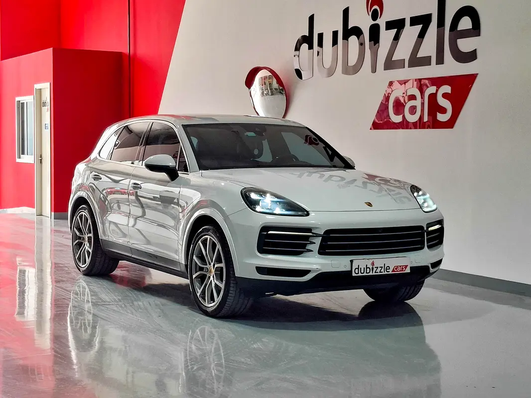 Porsche Cayenne 2019 — photo 1 of 17