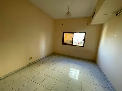 مساحات واسعة واطلالةاماميه مفتوحة وتشطيبات ممتازه كه تسهيلات مرنة في السداد وموقع حيوي قريب لكاغة التسهيلات الخدميه وقريب لمخرج دبي وعجمان